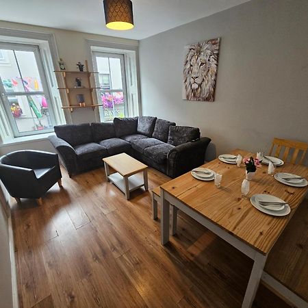 Latin Quarter Townhouse Apartment กัลเวย์ ภายนอก รูปภาพ