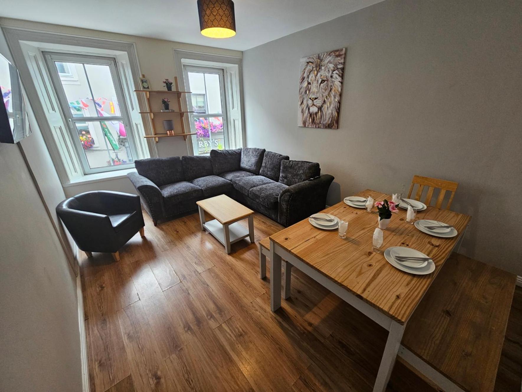 Latin Quarter Townhouse Apartment กัลเวย์ ภายนอก รูปภาพ