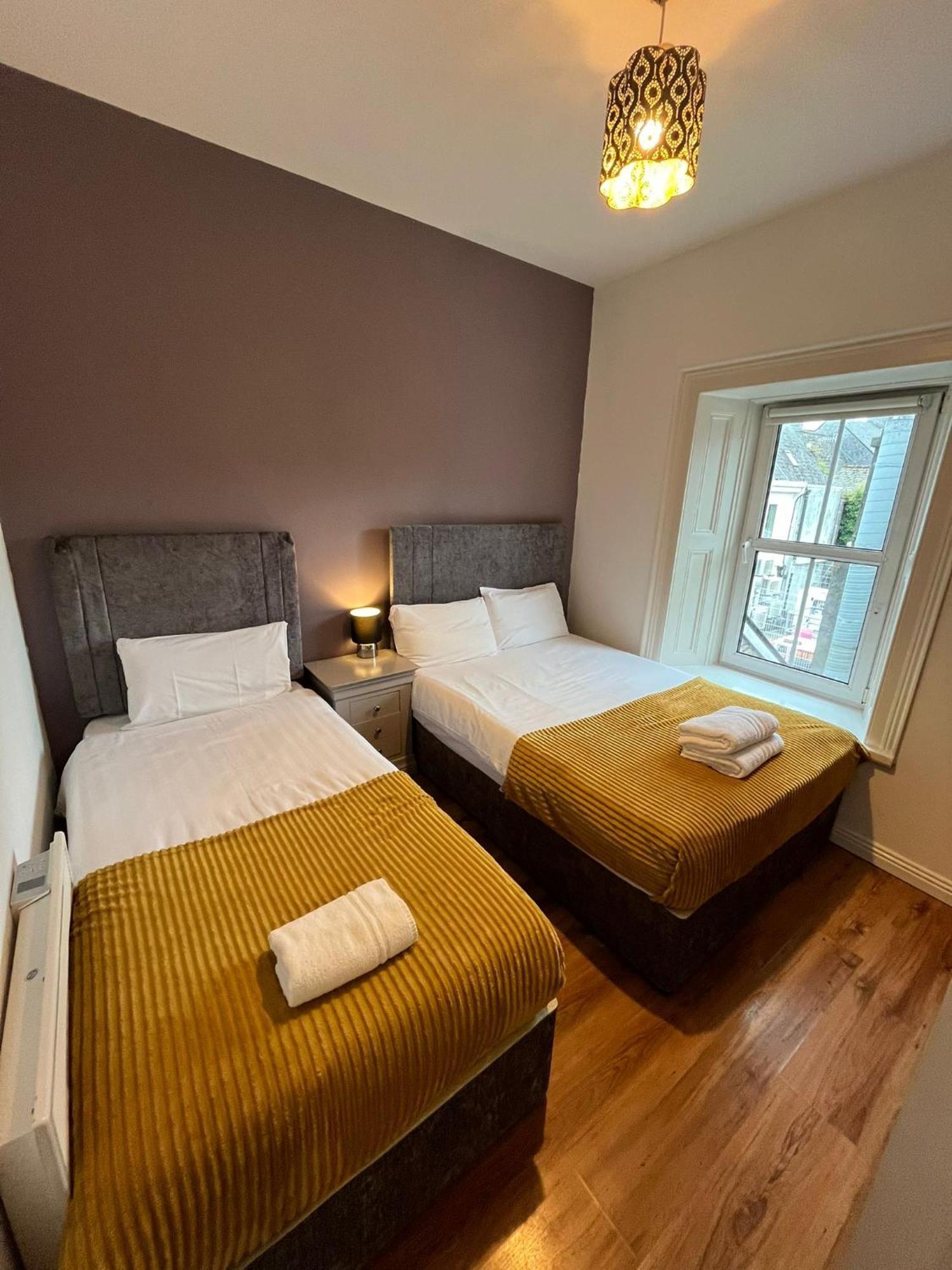 Latin Quarter Townhouse Apartment กัลเวย์ ภายนอก รูปภาพ